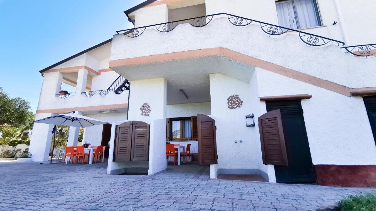 La Casa Di Rita Budoni Exterior foto